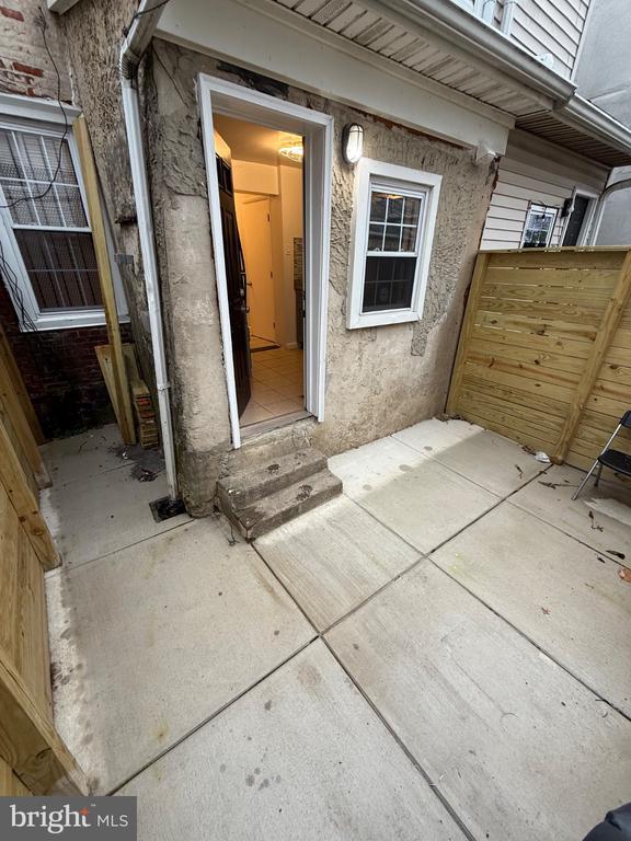 Building Photo - 2040 N Darien St