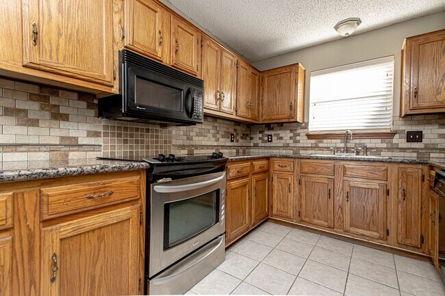 Building Photo - 1525 Northwick Ct