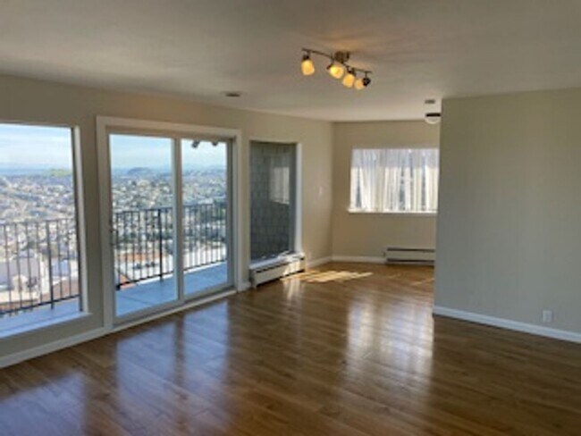 Primary Photo - Beautiful Condo with views from Mt. Olympus!