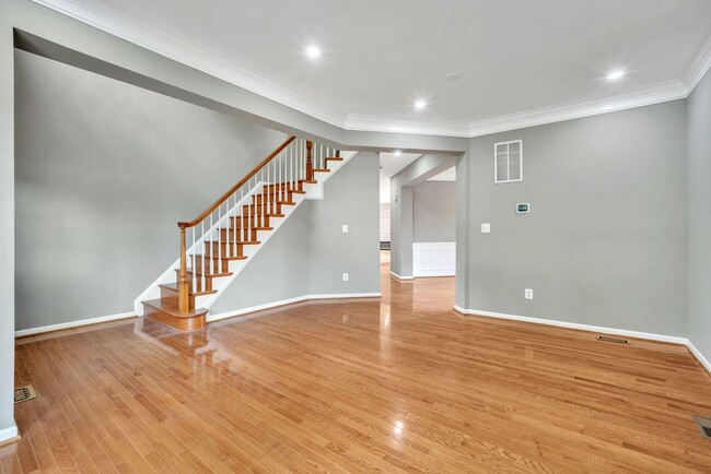 Building Photo - 20195 Hidden Creek Ct