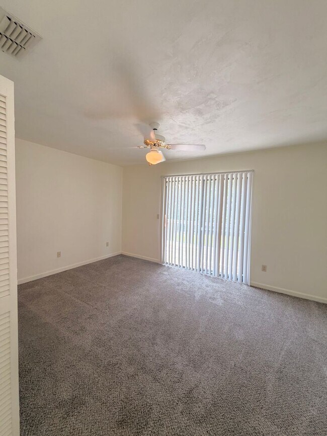 Building Photo - 4414 Stratfordshire Ct
