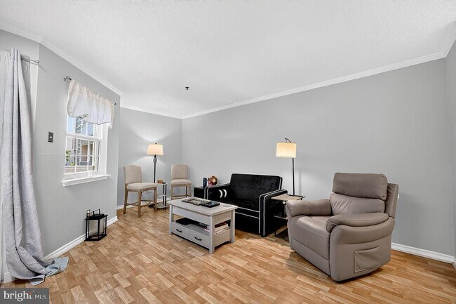 Building Photo - 1504 Lincoln Way