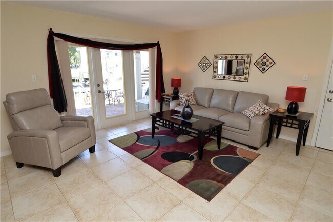Building Photo - 5245 Coquina Key Dr SE