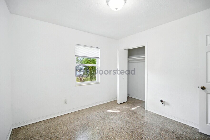Building Photo - 4291 Porpoise Dr SE