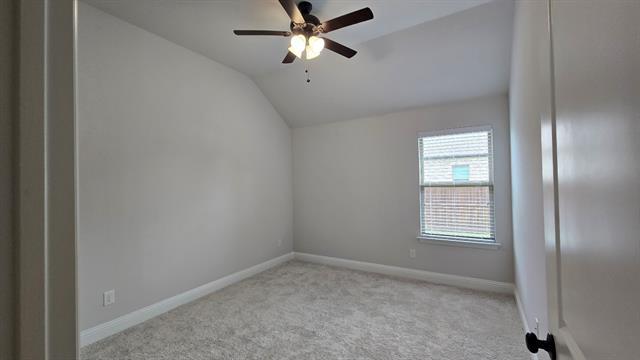 Building Photo - 552 Firethorn Dr