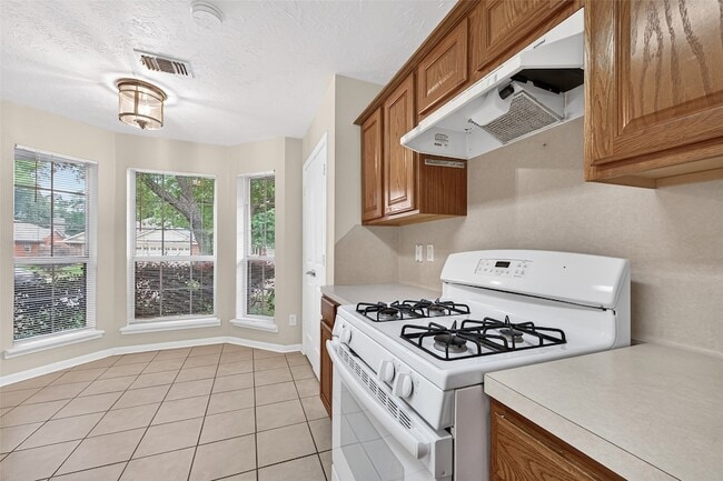 Building Photo - 22938 Sugar Bear Dr