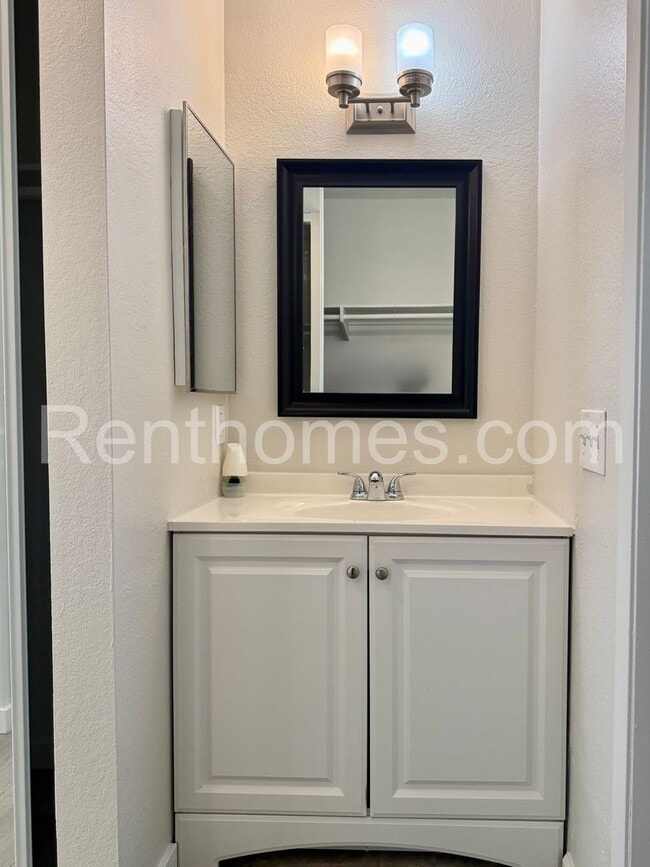 Building Photo - Mira Mesa, 8488 New Salem St #69, 2 Master...