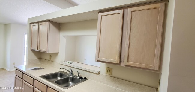 Building Photo - 2428 Cedar Trace Dr E