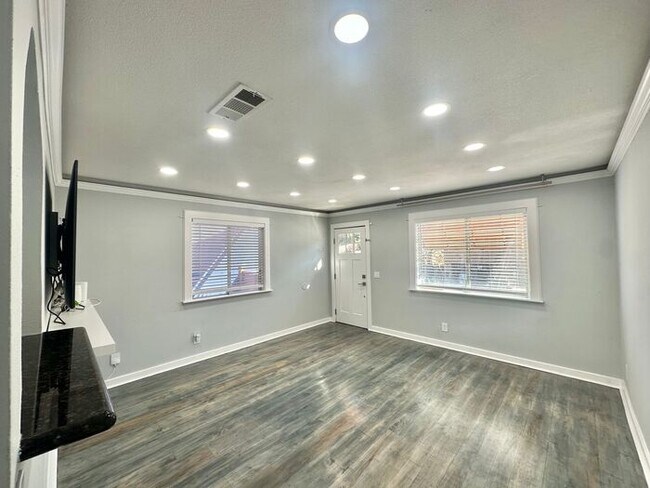 Building Photo - Charming Newly Remodeled 3-Bed, 2.5 Bath 2-Story Home with ALL UTILITIES INCLUDED!