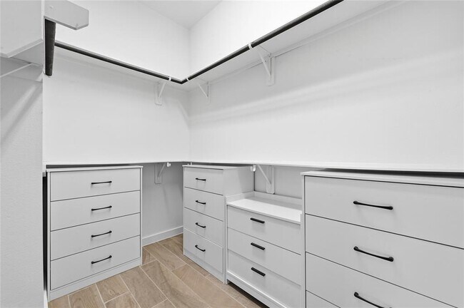 Building Photo - 8208 Spire View
