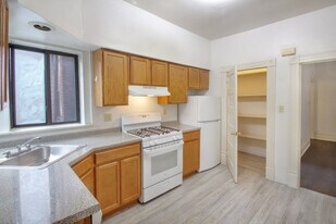 Building Photo - 405 Peebles St