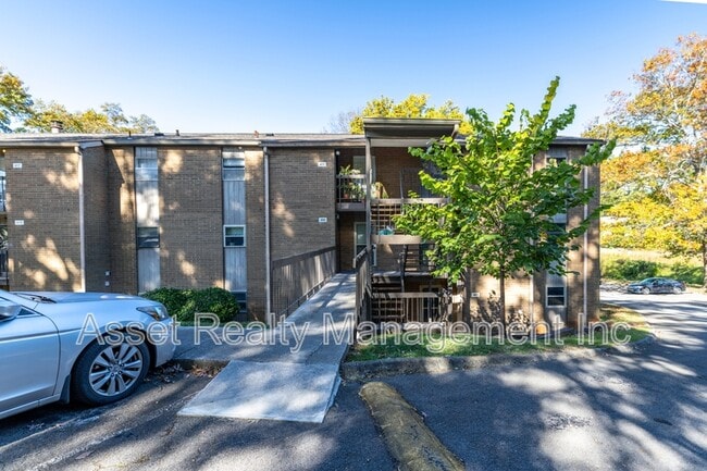 Building Photo - 407 Canberra Dr