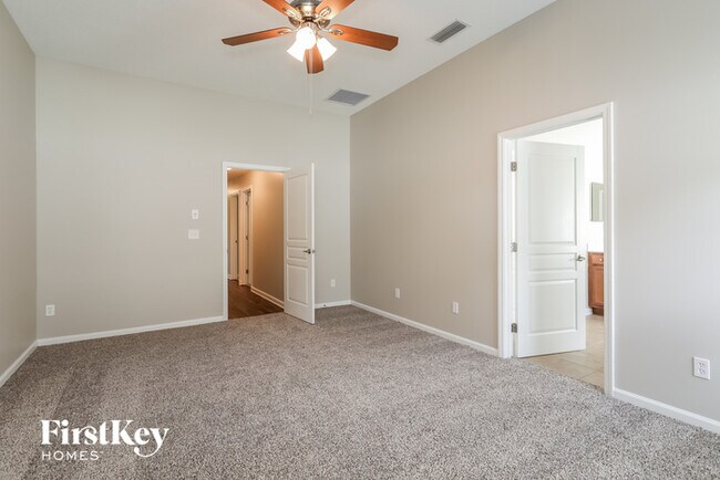 Building Photo - 523 Chestwood Chase Dr