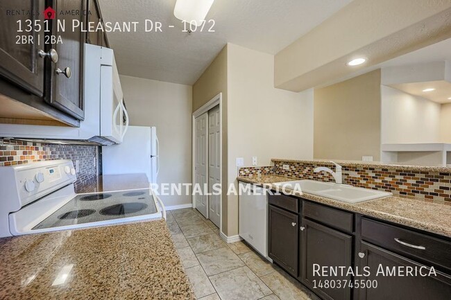 Building Photo - Beautiful 2 Bedroom Condo In Mirage Park R...