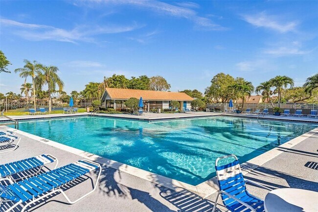 Building Photo - 9940 Watermill Cir