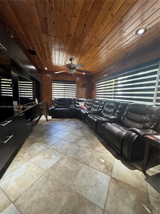 Building Photo - 6905 SW 148th Ct