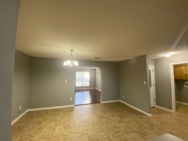 Building Photo - 221 Stirling Bridge Dr