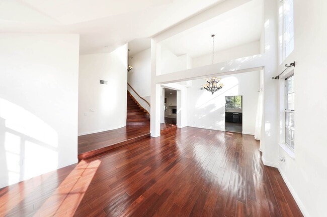 Building Photo - Exceptional 5 bedroom home in Aliso Viejo