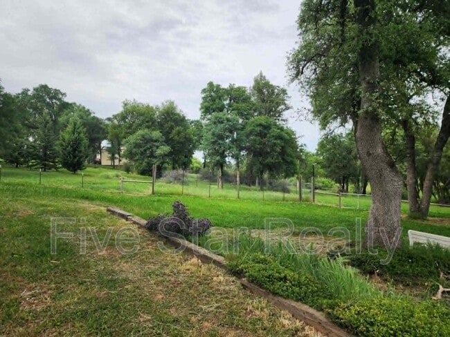 Building Photo - 12051 Kimberly Rd