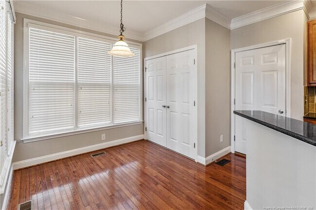 Building Photo - 136 Cottswold Ln