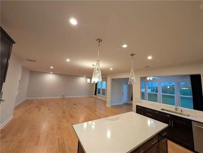 Building Photo - 406 Riverclub Rd