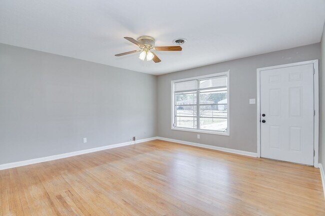 Building Photo - 4 Bedroom 1.5 Bathroom Home in Augusta