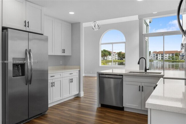 Building Photo - 3835 Lombardy St