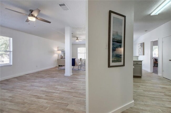 Building Photo - 1502 Mayapple St