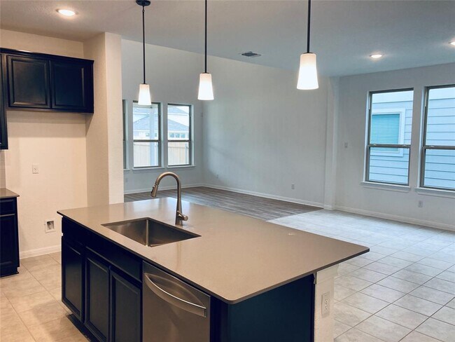 Building Photo - 110 White Aster Ct