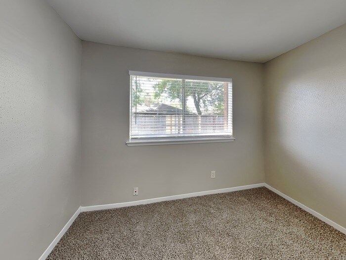 Building Photo - 2307 Romayor Ct