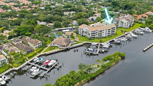 Building Photo - 811 Oak Harbour Dr