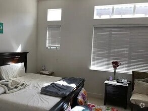 Building Photo - 5218 S Esprit Loop