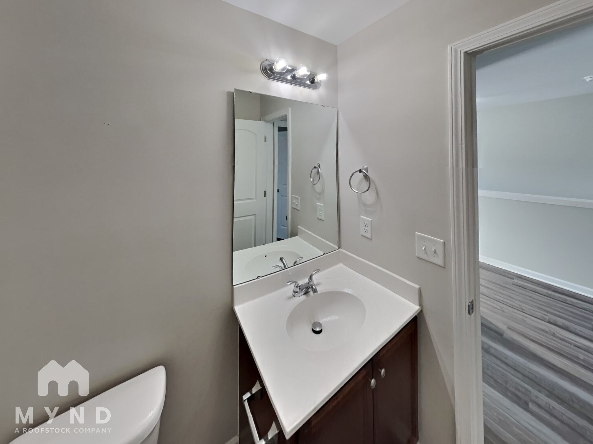 Building Photo - 136 Creekstone Ct