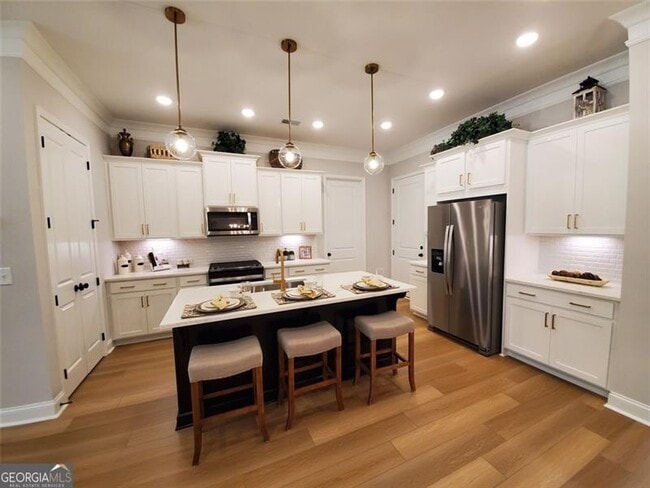 Building Photo - 1704 Pardee Dr