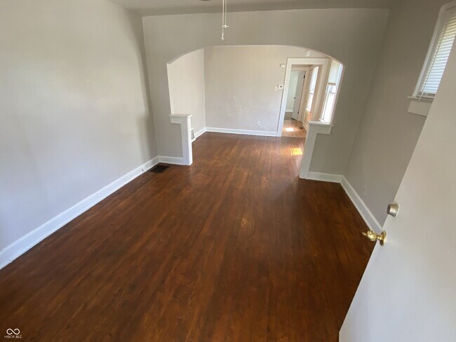 Building Photo - 1535 Kappes St