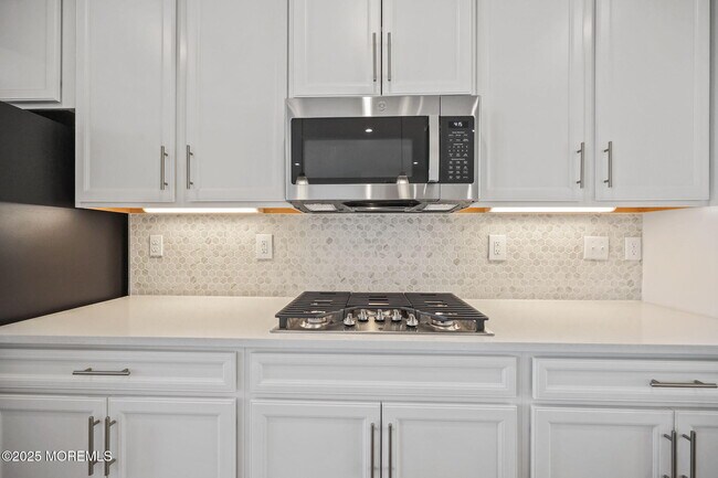 Building Photo - 20 Gramercy Dr