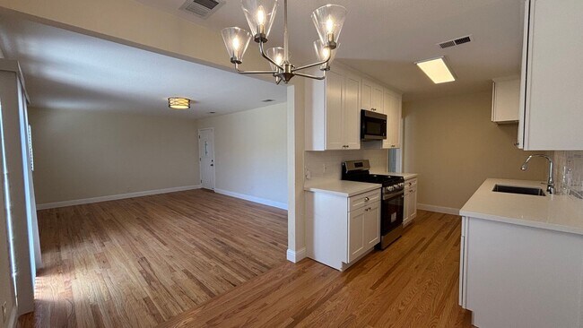 Building Photo - 8096 Juniper Ave