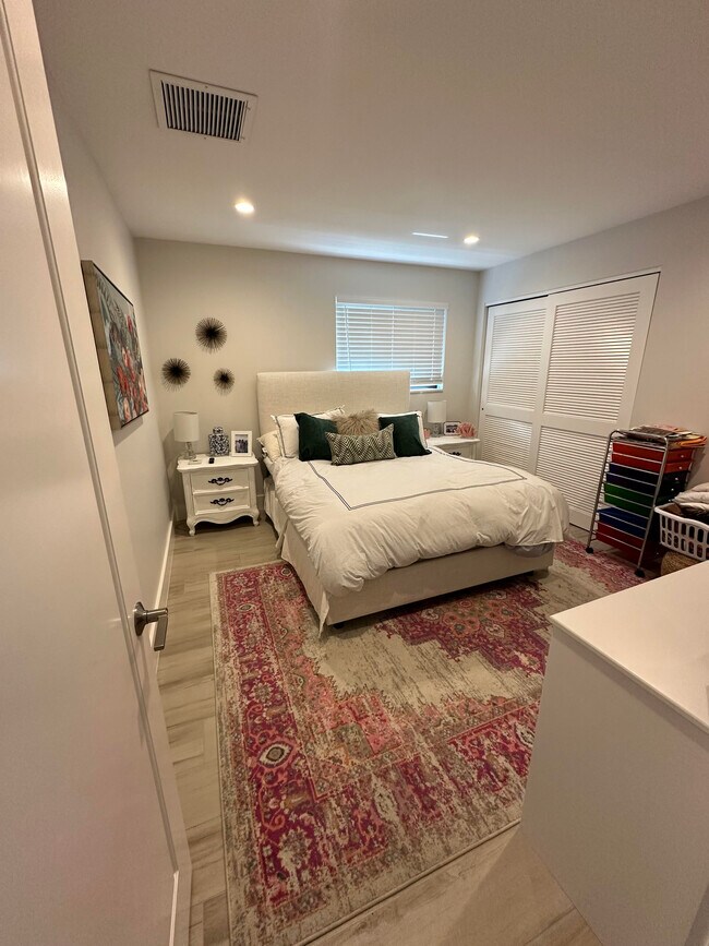 Building Photo - 2539 Wabash Dr