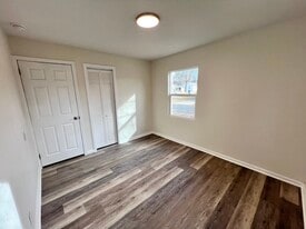 Building Photo - 1127 E Highland Ave