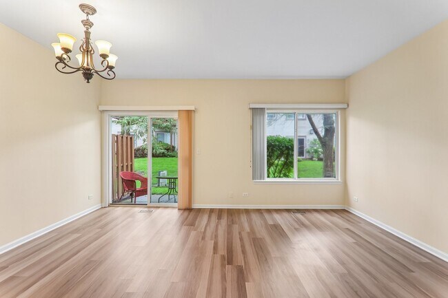 Building Photo - 984 Park Hill Cir