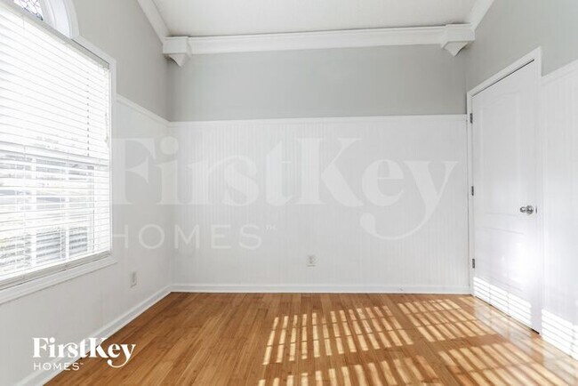 Building Photo - 1252 Clearwater Dr