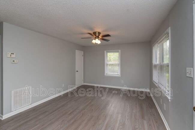 Building Photo - 2416 Barton Chapel Rd