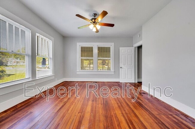 Building Photo - 2513 Ave J