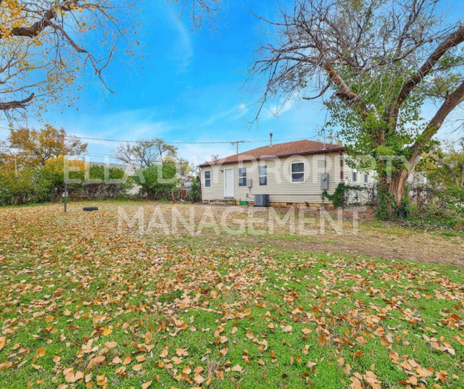 Building Photo - 2505 N Chautauqua Ave