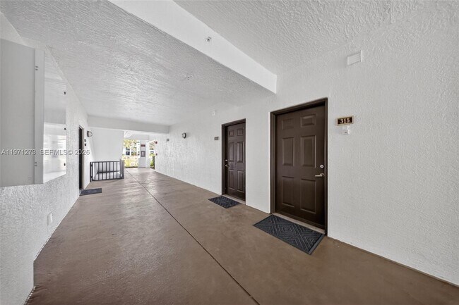 Building Photo - 7925 Preserve Cir