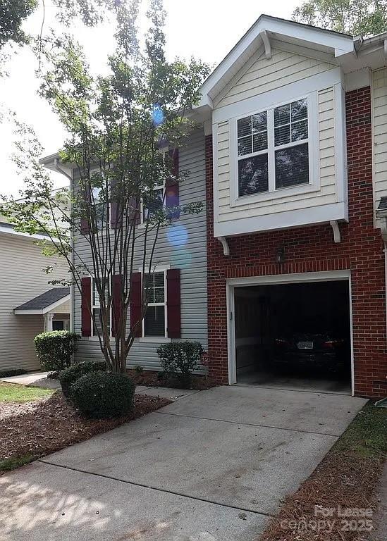 Building Photo - 10979 Princeton Village Dr