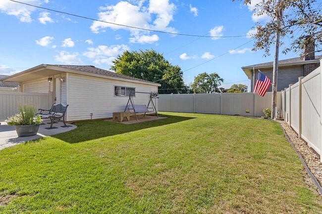 Building Photo - 9208 Nashville Ave