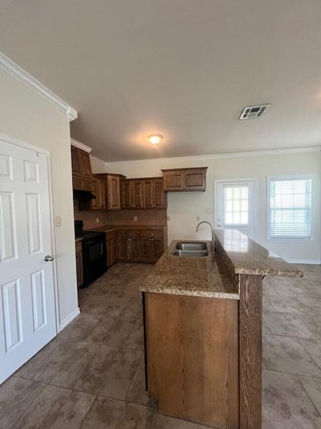 Building Photo - 195 Ashland Dr