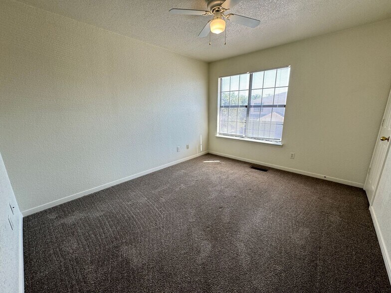 Building Photo - 3701 Ys Pak Ct