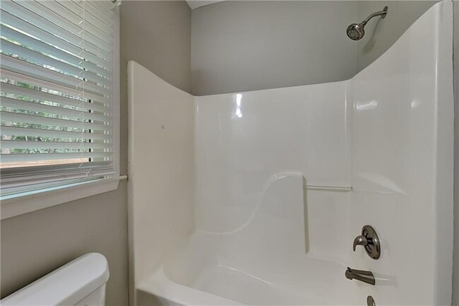 Building Photo - 423 Evans Mill Dr